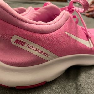 Nike flex experience 8 shoes size 8